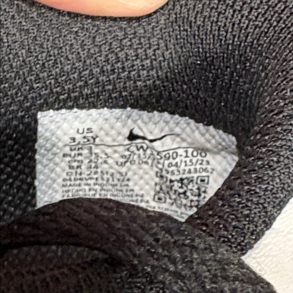 Nike Kids Black and White Sneakers - Picture 8 of 8